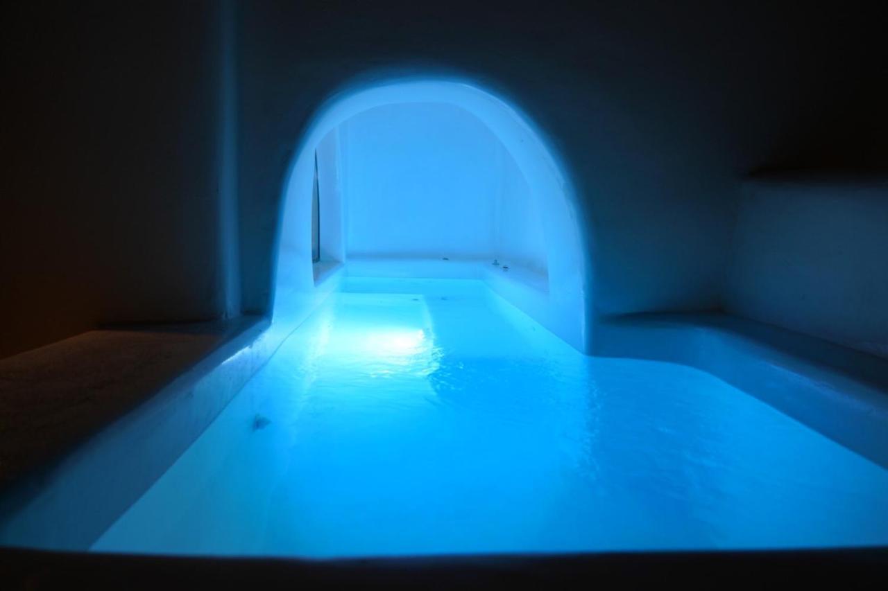 Oinos Luxury Suites Foinikia  Bagian luar foto