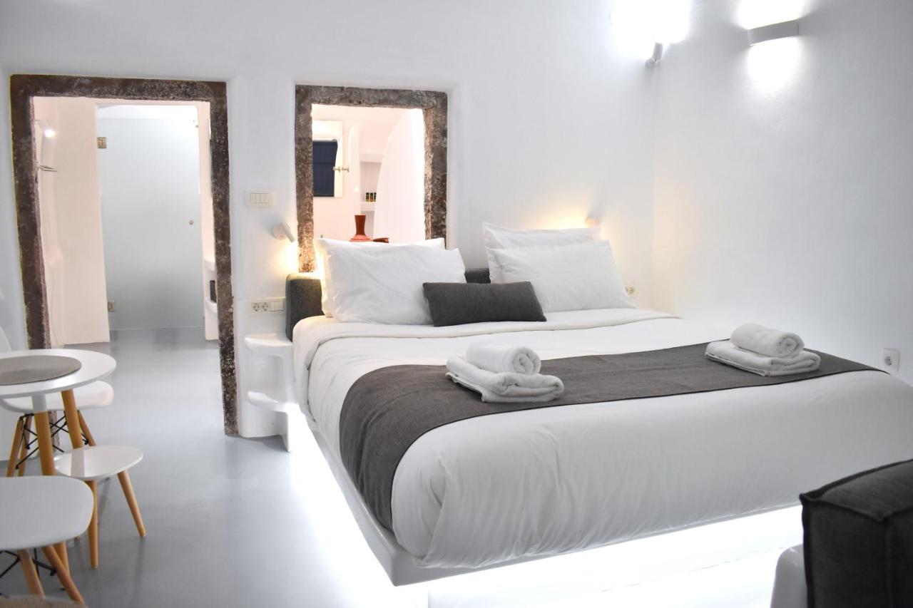Oinos Luxury Suites Foinikia  Bagian luar foto
