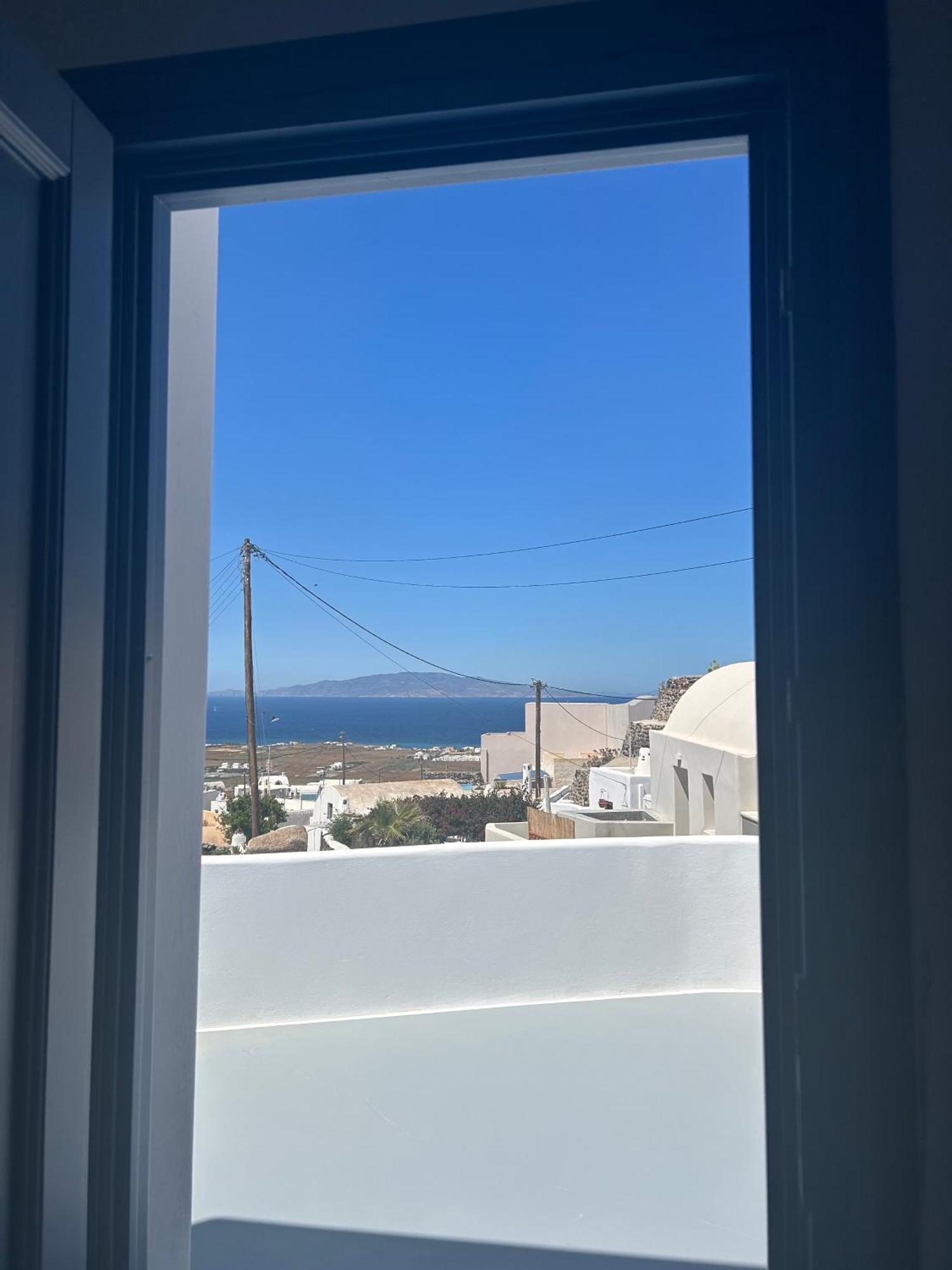 Oinos Luxury Suites Foinikia  Bagian luar foto