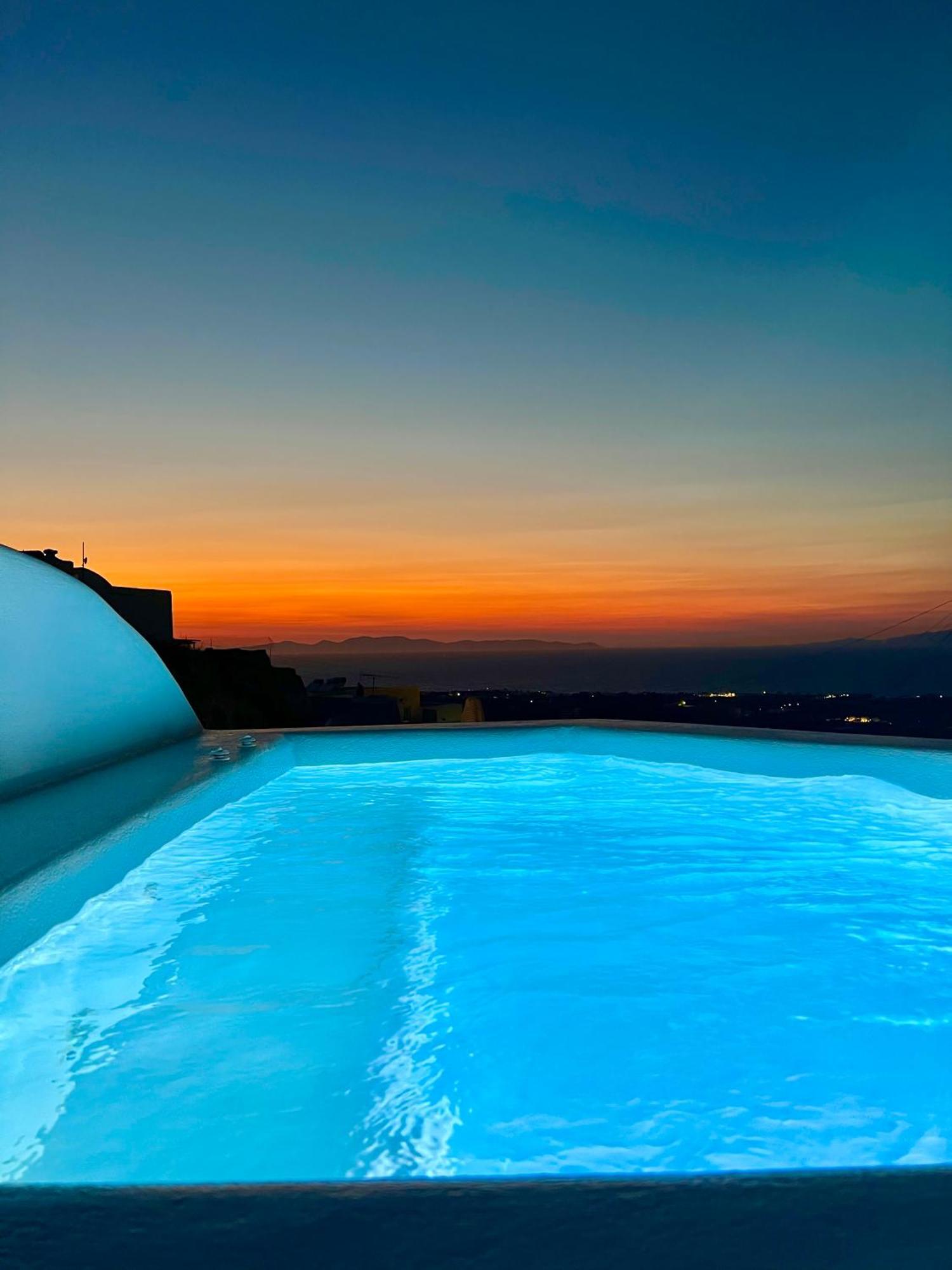 Oinos Luxury Suites Foinikia  Bagian luar foto