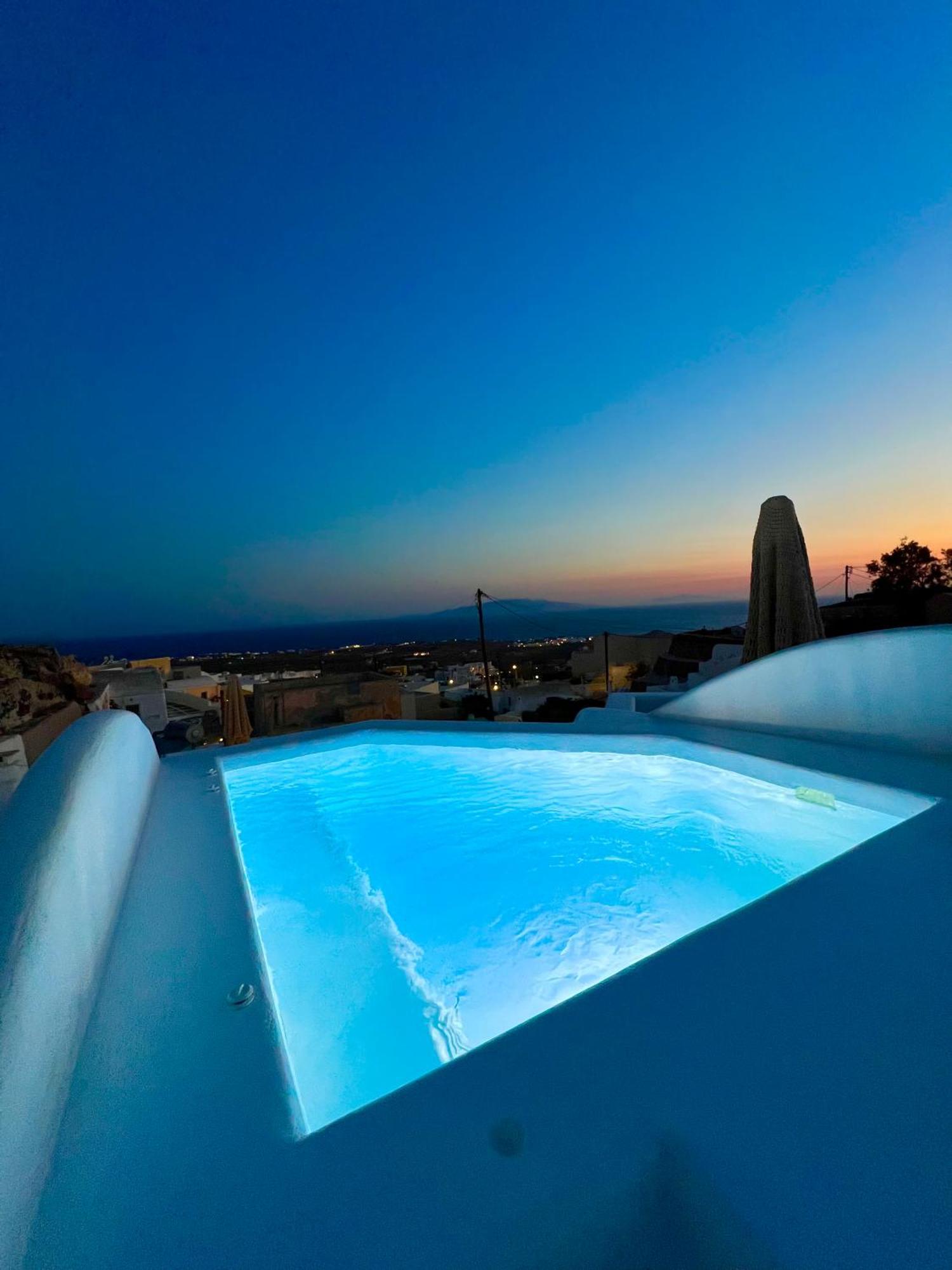 Oinos Luxury Suites Foinikia  Bagian luar foto